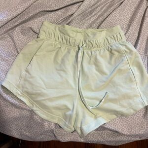 Lululemon Inner Glow High-Rise Short 3"